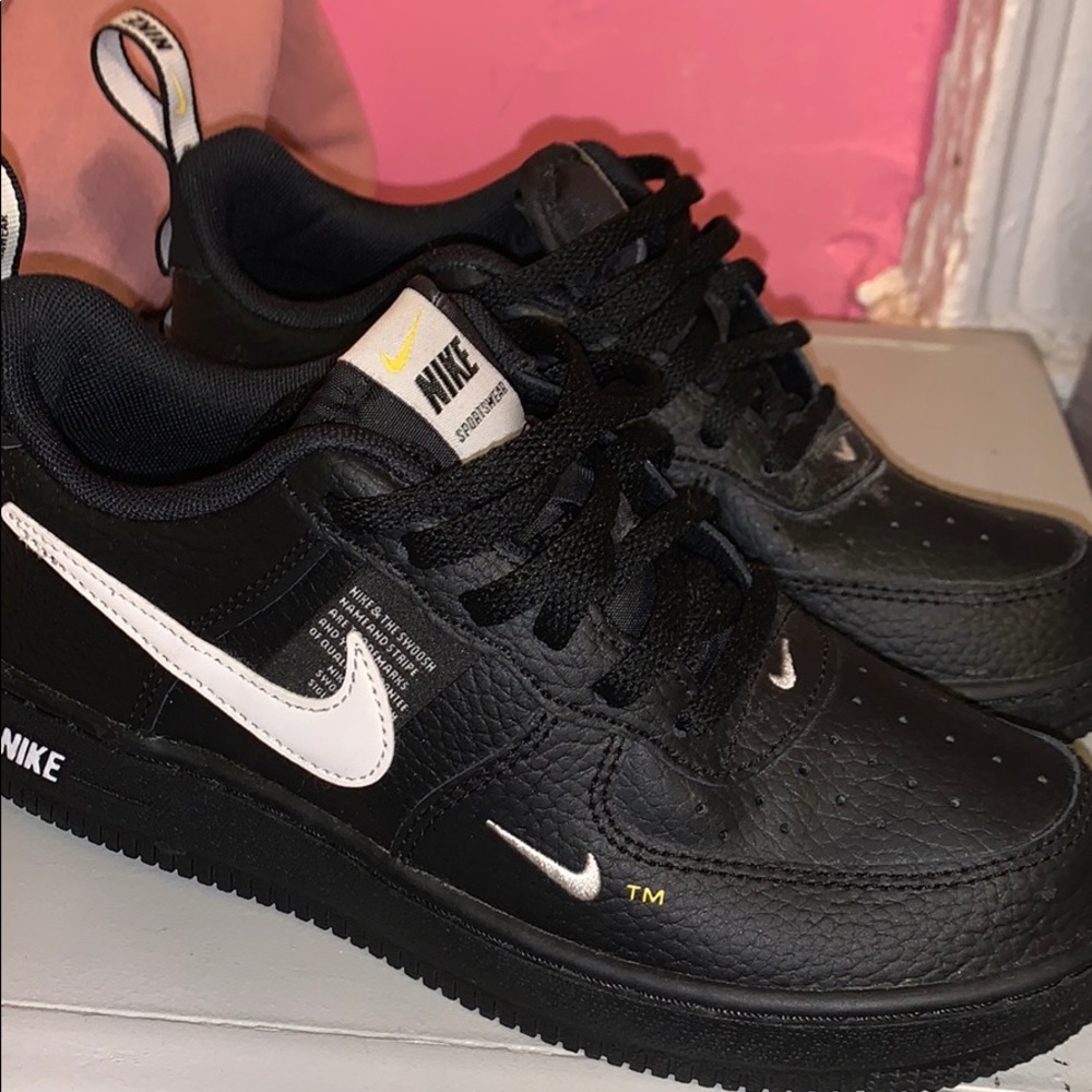 nike shoes.